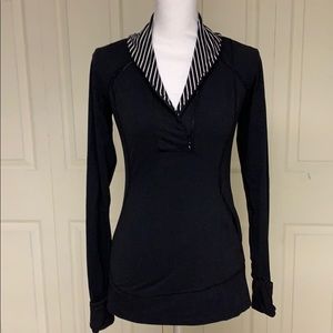 Lululemon 1/4 zip pullover size 4 black and white